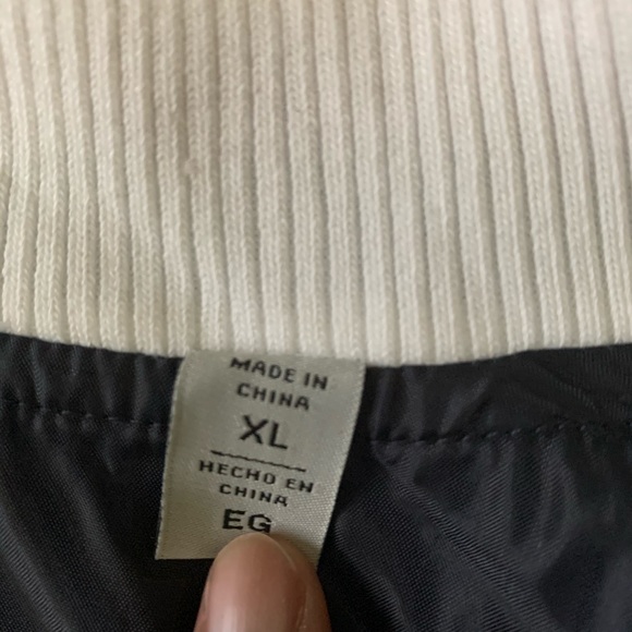 - Colorblock Stripe Trim Bomber Jacket - Picture 5 of 8